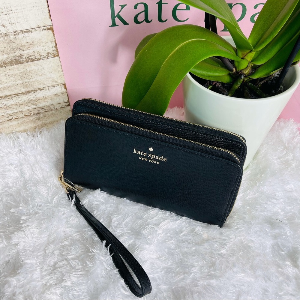 Kate Spade Large Carryall Wristlet